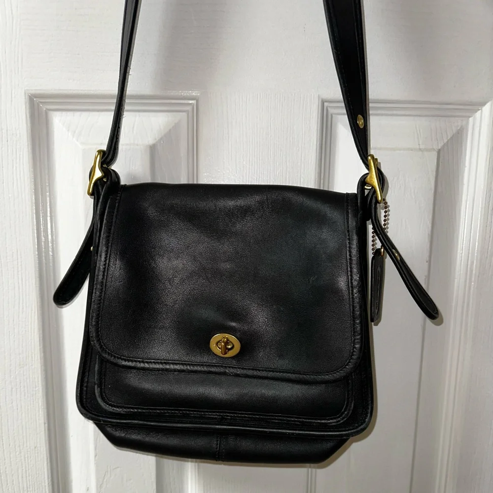 VINTAGE COACH!!! MINT CONDITION!!! - Picture 2 of 11